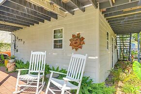 Private Beach Pass: Cozy Galveston Apartment!