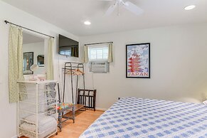 Private Beach Pass: Cozy Galveston Apartment!
