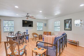 Private Beach Pass: Cozy Galveston Apartment!