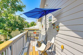 Private Beach Pass: Cozy Galveston Apartment!