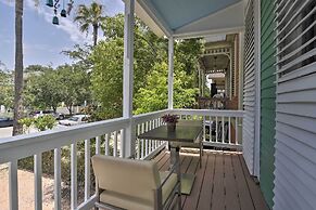 Home w/ Patio & Grill: 2 Mi to Galveston Seawall!