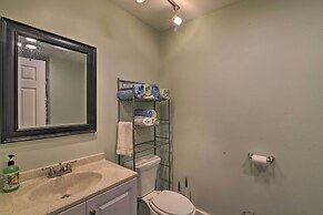 Home w/ Patio & Grill: 2 Mi to Galveston Seawall!