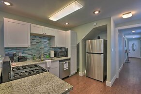 Home w/ Patio & Grill: 2 Mi to Galveston Seawall!