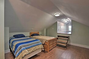 Home w/ Patio & Grill: 2 Mi to Galveston Seawall!