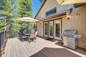 Deck & Views: Pet-friendly Starry Pines Cabin