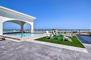 Beachfront Condo w/ Pool in Galveston!