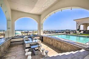 Beachfront Condo w/ Pool in Galveston!