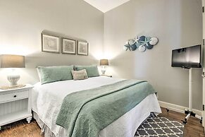 Beachfront Condo w/ Pool in Galveston!