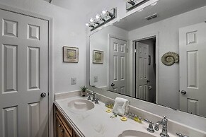 Bayfront Fishing Pier: Galveston Island Home!