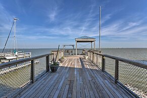 Bayfront Fishing Pier: Galveston Island Home!
