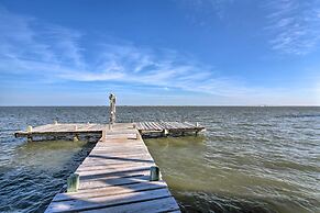 Bayfront Fishing Pier: Galveston Island Home!