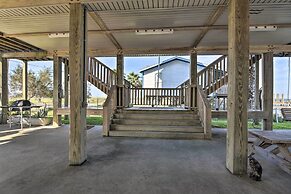Bayfront Fishing Pier: Galveston Island Home!