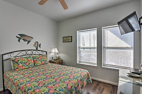 Bayfront Fishing Pier: Galveston Island Home!