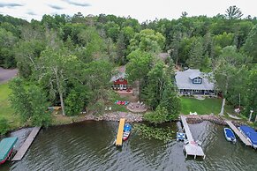 Solon Springs Getaway w/ Dock & Kayaks!