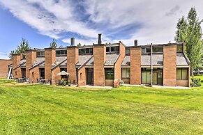 Park City Condo w/ Pool Access - Near Ski Slopes!