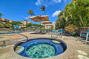 Ocean-view Maui Penthouse w/ Balcony & Pool Access
