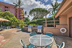 Ocean-view Maui Penthouse w/ Balcony & Pool Access
