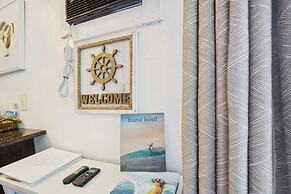 Airy Kailua-kona Condo < 1 Mi to Beach + Town