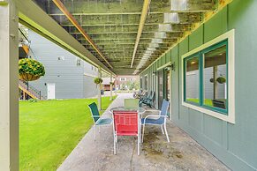 Scenic Forest Lodge Outside Glacier National Park!