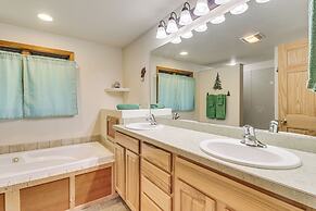 Scenic Forest Lodge Outside Glacier National Park!