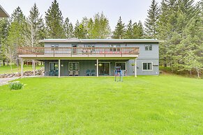 Scenic Forest Lodge Outside Glacier National Park!