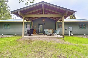 Scenic Forest Lodge Outside Glacier National Park!