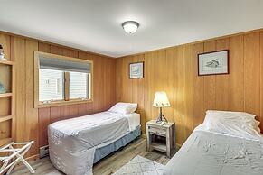 Scenic Forest Lodge Outside Glacier National Park!