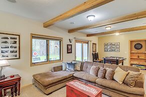 Scenic Forest Lodge Outside Glacier National Park!