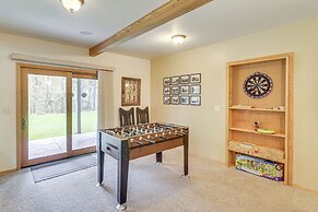 Scenic Forest Lodge Outside Glacier National Park!