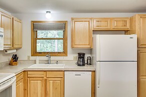 Scenic Forest Lodge Outside Glacier National Park!