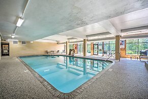Ski-in/ski-out Lutsen Retreat w/ Pool Access!