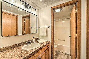 Ski-in/ski-out Lutsen Retreat w/ Pool Access!