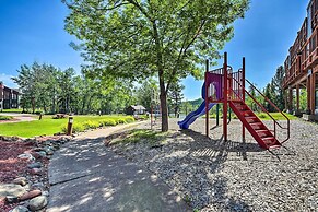 Ski-in/ski-out Lutsen Retreat w/ Pool Access!