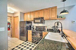 Ski-in/ski-out Lutsen Retreat w/ Pool Access!