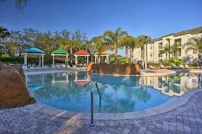 Lake-view Condo w/ Pool Access: 6 Mi to Disney!