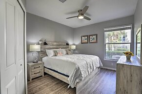 Lake-view Condo w/ Pool Access: 6 Mi to Disney!