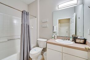 8 Mi to Disney: Villa w/ Screened Pool & Lanai