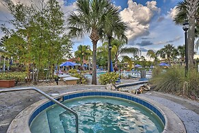 8 Mi to Disney: Villa w/ Screened Pool & Lanai