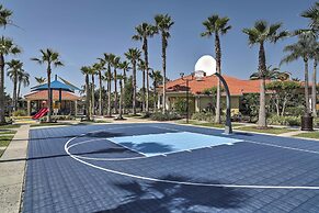 8 Mi to Disney: Villa w/ Screened Pool & Lanai