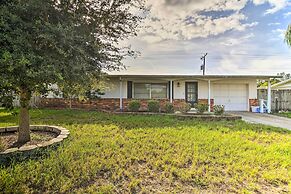 Snowbird Sanctuary w/ Covered Patio in Bradenton