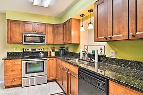 Snowbird Sanctuary w/ Covered Patio in Bradenton