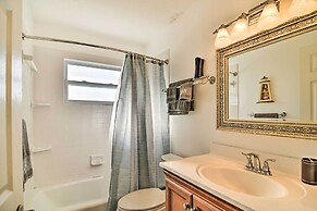 Snowbird Sanctuary w/ Covered Patio in Bradenton