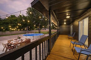 All-encompassing Retreat w/ Pool & Game Room!