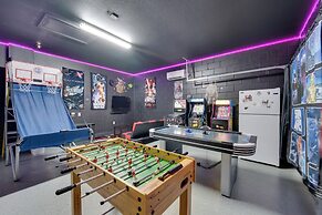 Pool, Themed Rooms & Arcade: Disney Escape