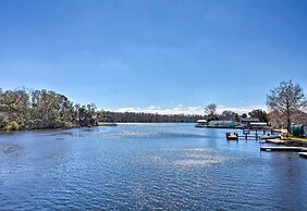 Homosassa River Home w/ Private Boat Ramp & Kayaks