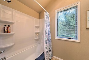 Cloudcroft Townhome w/ Deck - 1 Mi to Burro Ave!