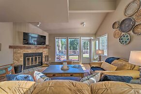 Cloudcroft Townhome w/ Deck - 1 Mi to Burro Ave!