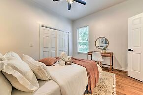 Stunning Thonotosassa Home ~ 7 Mi to Ocean!