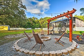 Stunning Thonotosassa Home ~ 7 Mi to Ocean!