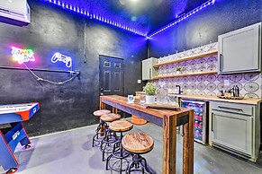 Stunning Thonotosassa Home ~ 7 Mi to Ocean!